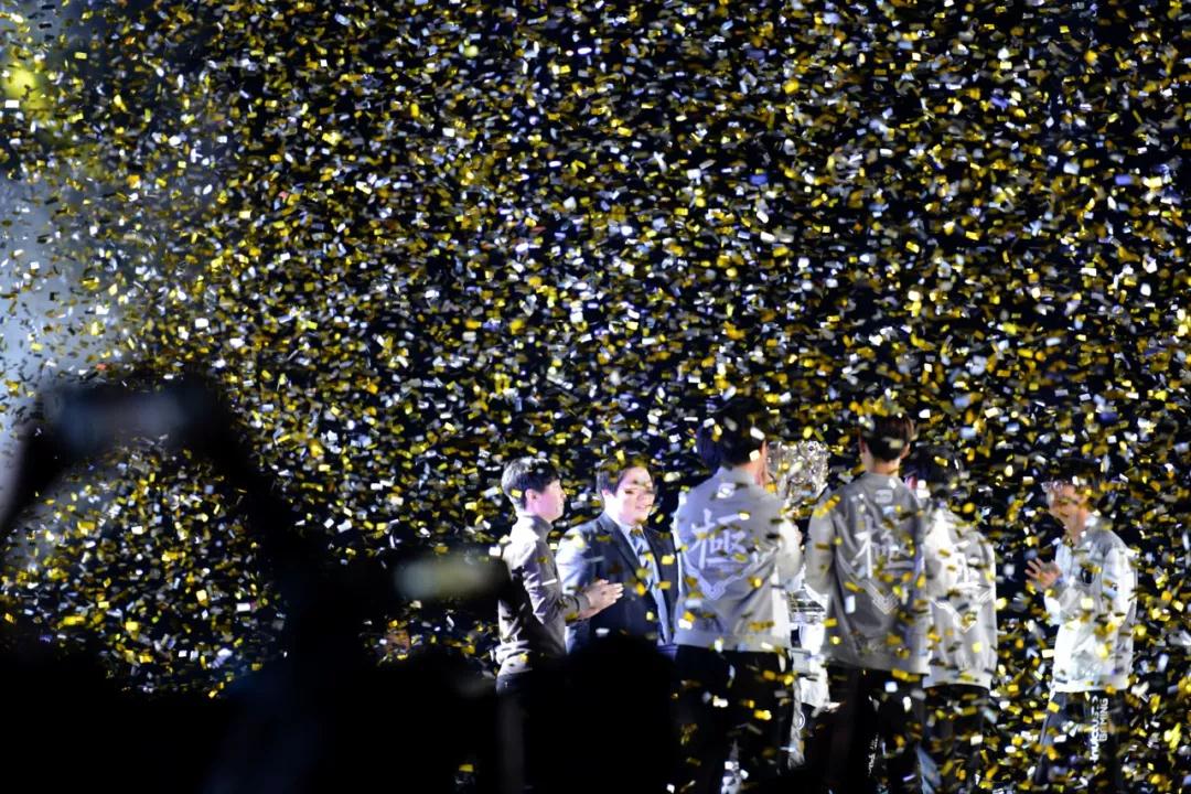 LPL解说预测LCK：全员认为GEN创造历史拿下LCK第一次五连冠